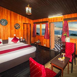 Executive Club Room Terrace Mountain View